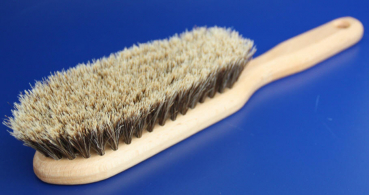 Furniture brush with splitted horsehair placement