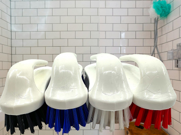 washingbrush with handle red